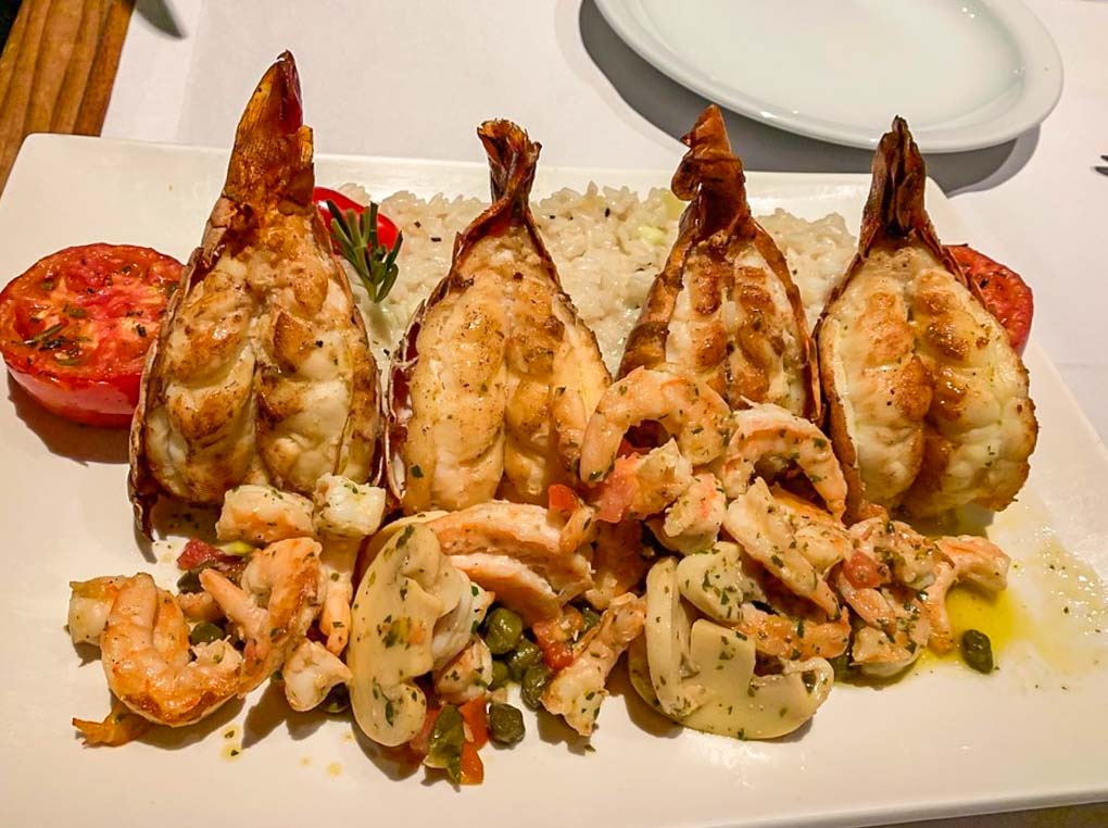 Seafood dinner at Camaroes Restaurante