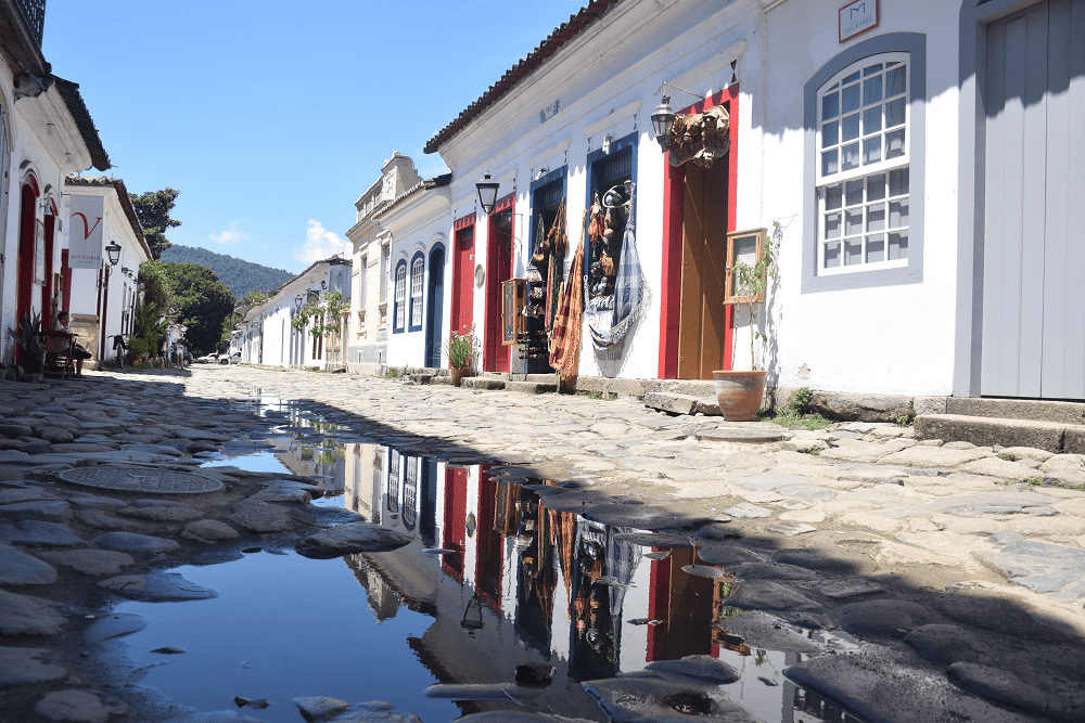 paraty is a beautiful town