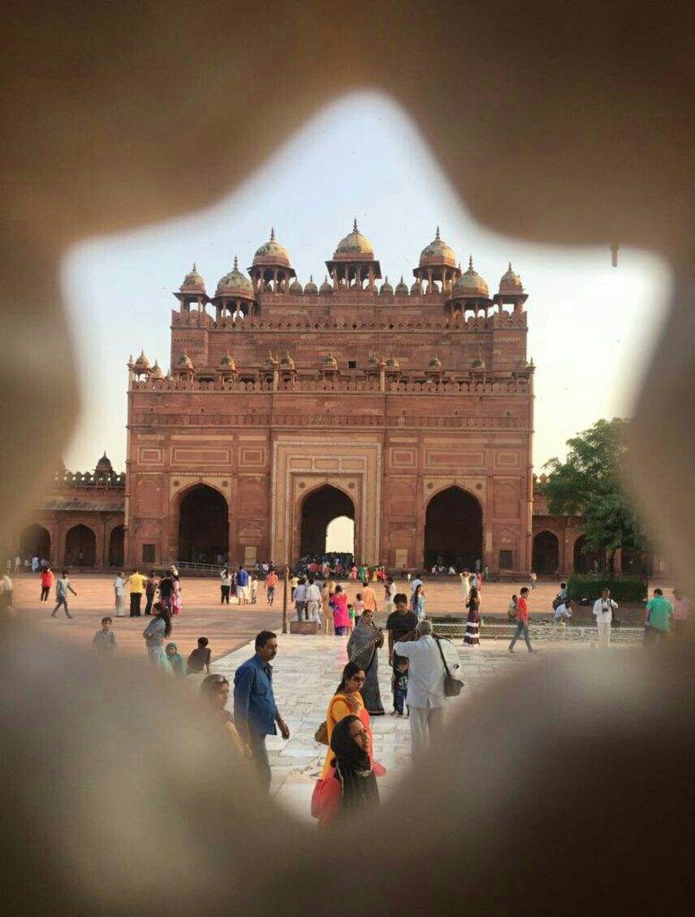 It is important to make the trip from Kolkata to Agra to see the amazing buildings