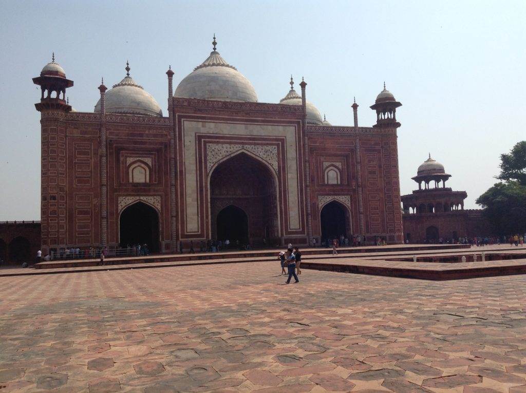 Kolkata to agra to see the architecture