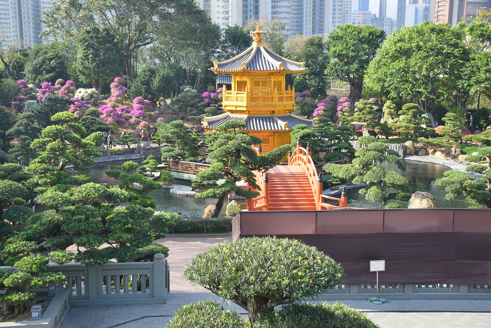 Things to do in Hong Kong include hiking