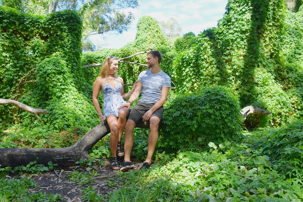 Couple photos at the secret garden in Perth