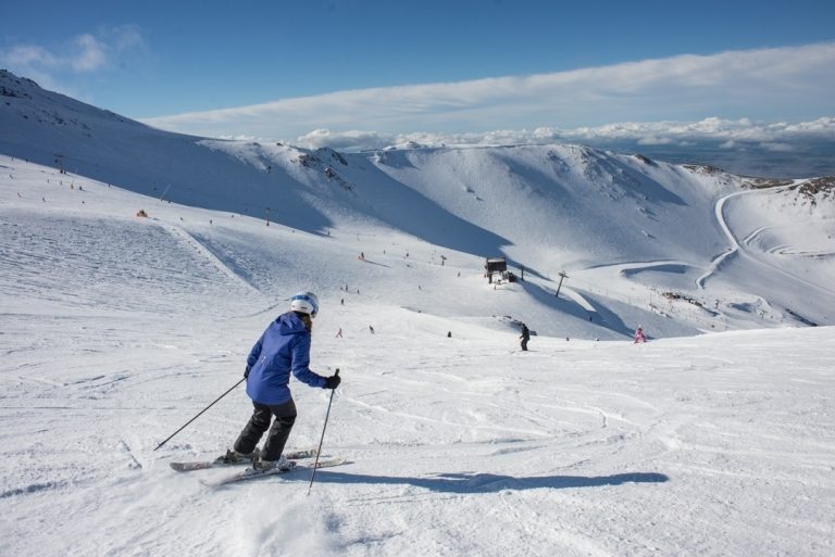 where to stay in queenstown for skiing