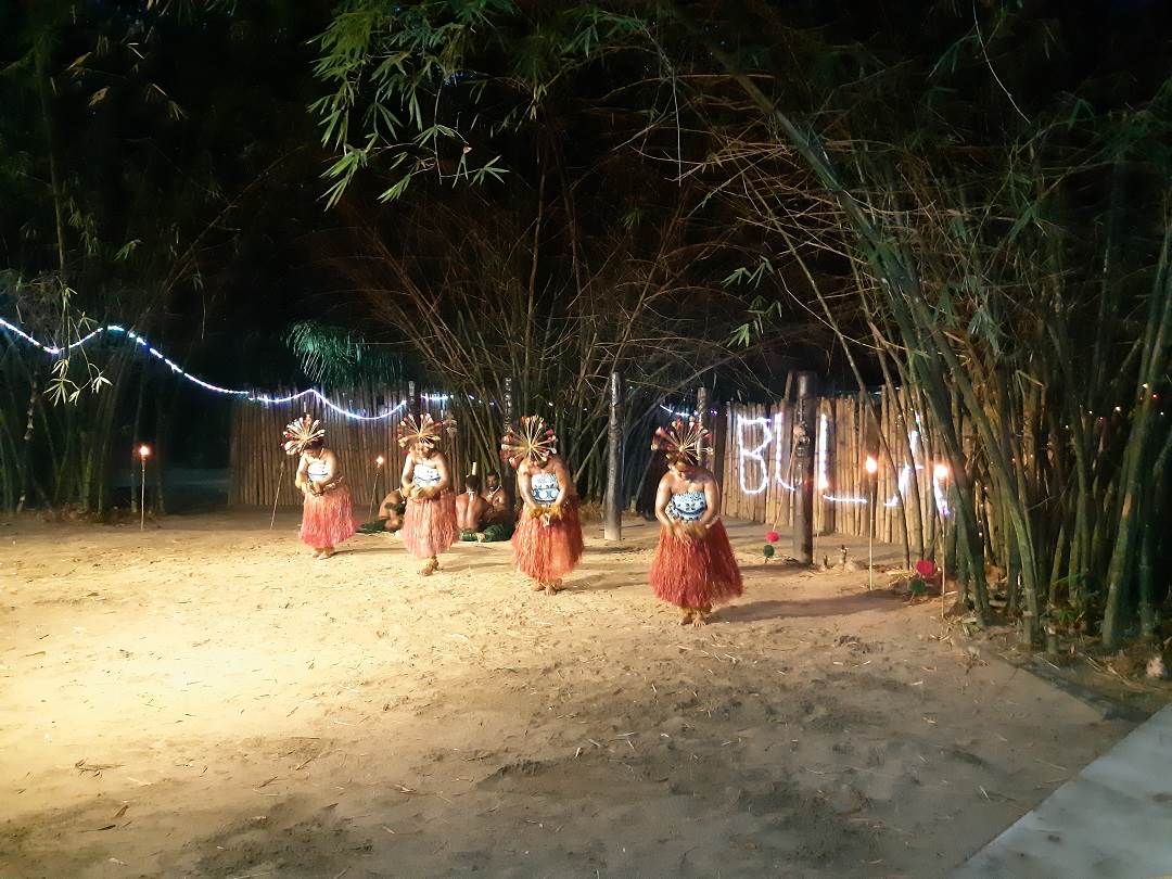 fiji culture village nigt tour dancers