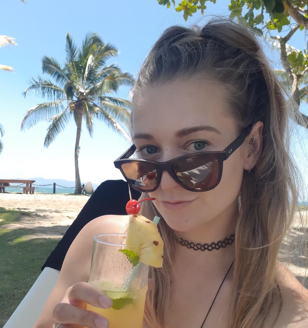selfie in fiji with a cocktail