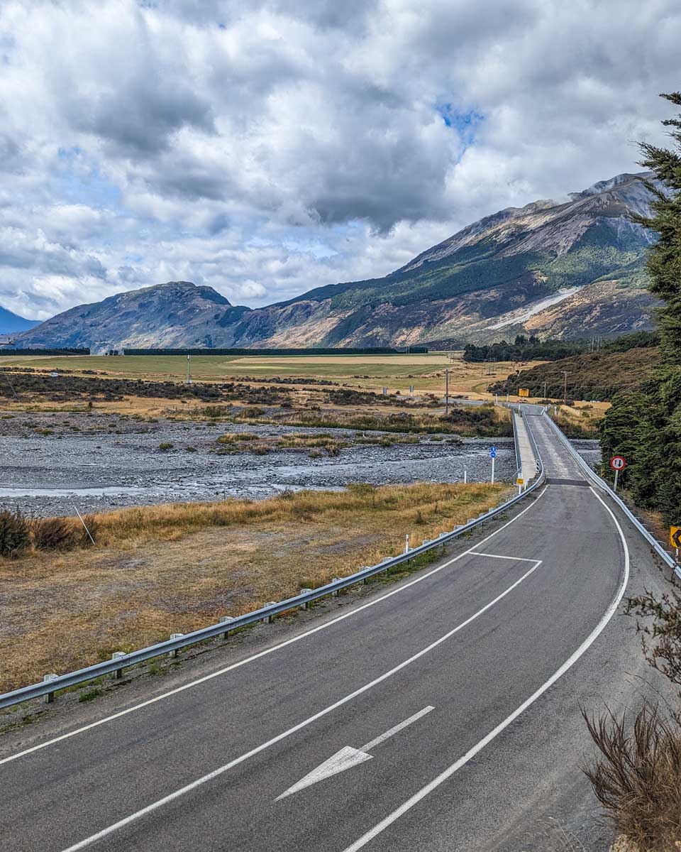 a one lane bridge in New Zealand