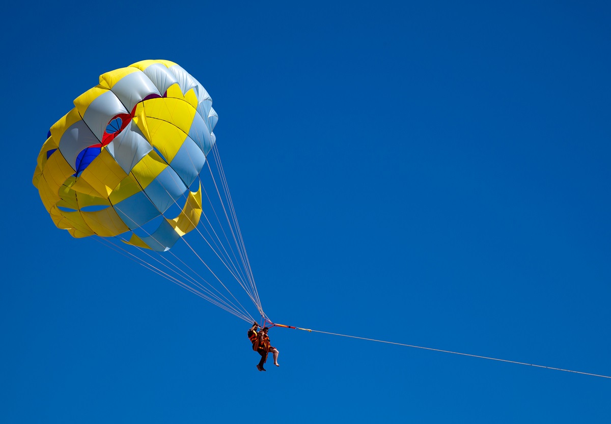 parasailing in Kelowna