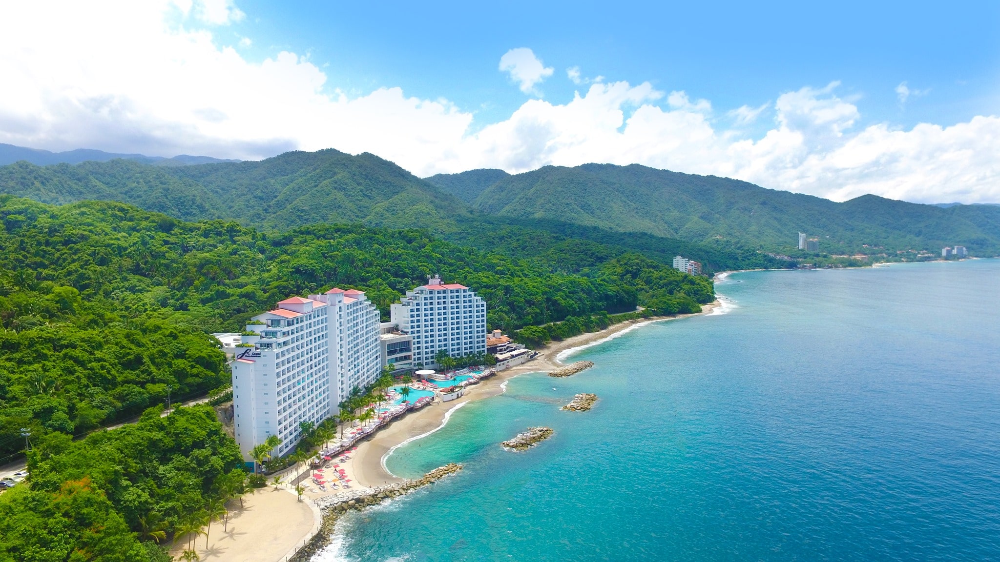 a birds-eye view of the Grand Fiests Americana in Puerto Vallarta