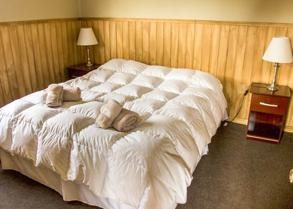 One of the rooms at Cabañas Lago Tyndall