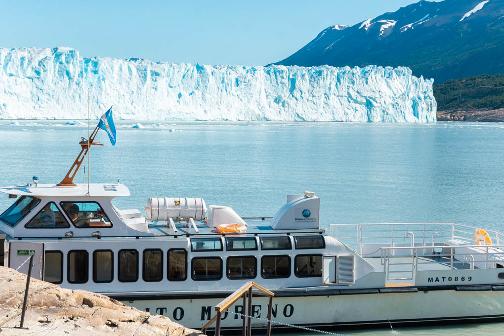 the ferry for mini trekking on perito moreno