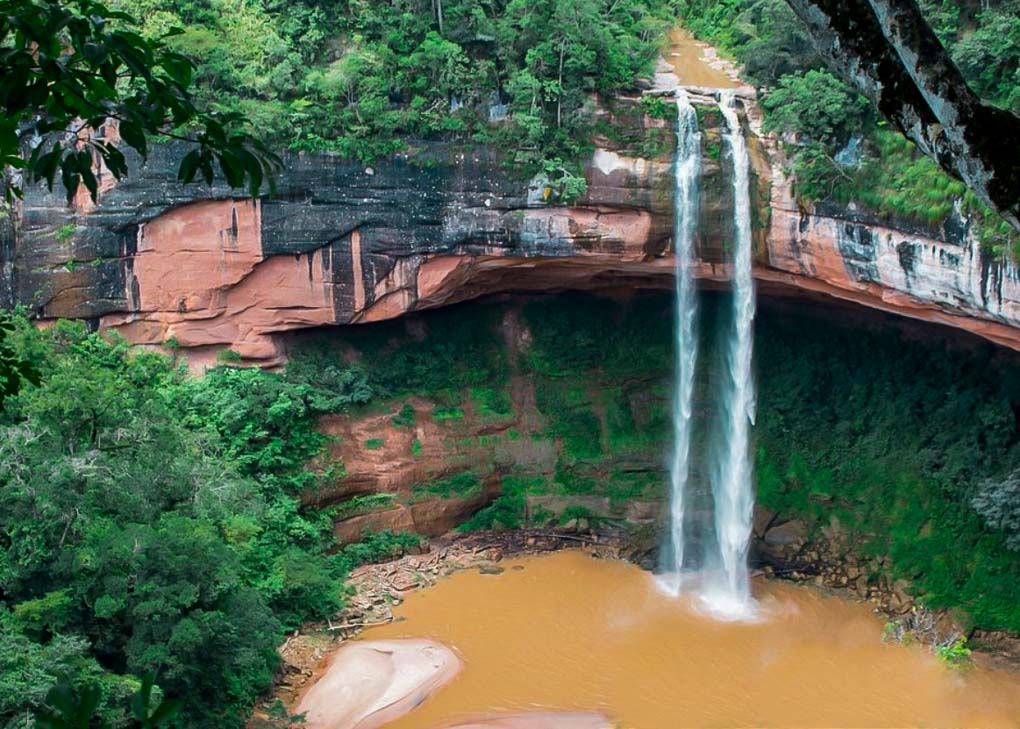 Jardin de las Delicias Waterfalls in Amboro National ParkAmb