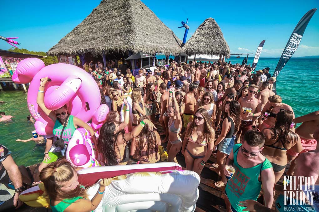 A group at the Filthy Friday Island Boat Crawl on Bocas del Toro