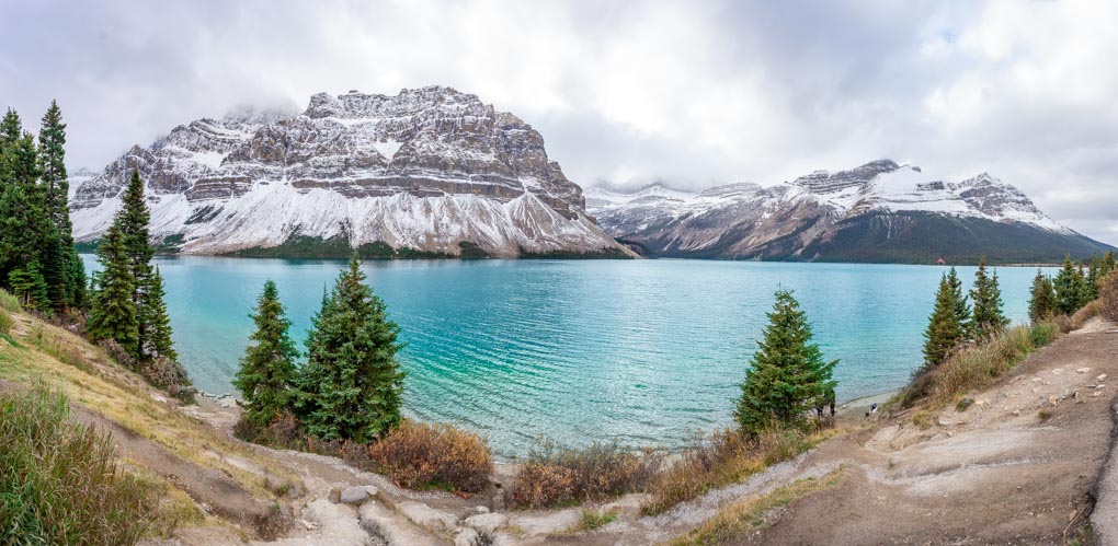 A panoramic view of the Bow Lake on the Icefields Parkway