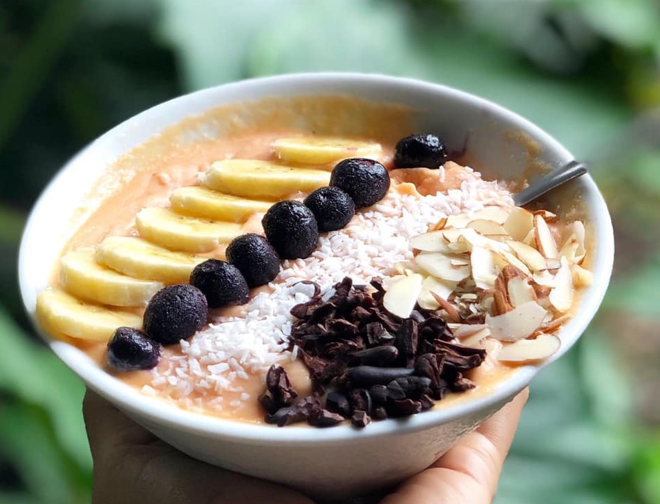 a papaya smoothie bowl from the Garden Cafe in Granada, Nicaragua