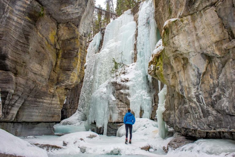 Maligne canyon Ice Walk in Jasper