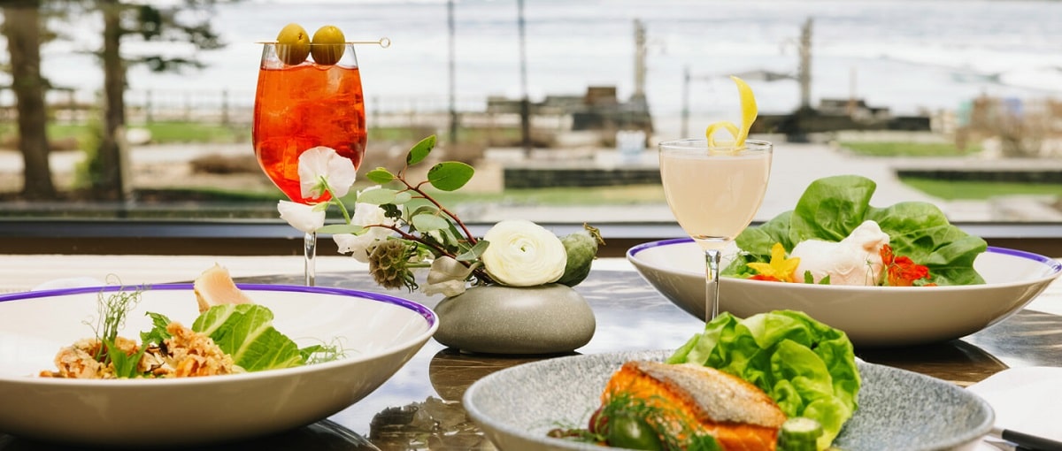 lunch meals at the Lakeview Lounge restaurant in Lake Louise