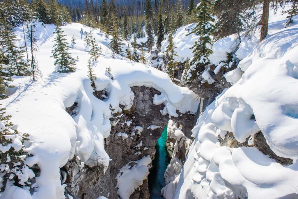 Emerald Lake in winter is so beautiful!