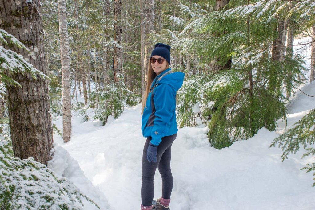 Bailey from Destinationless Travel snowshoeing