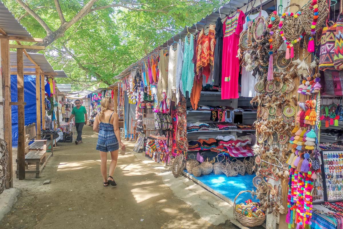 Walking the Sayulita is one of the best places in Mexico to pick up a souvenir or unique gift. In fact, Sayulita has its own artesanal market in Sayulita, Mexico