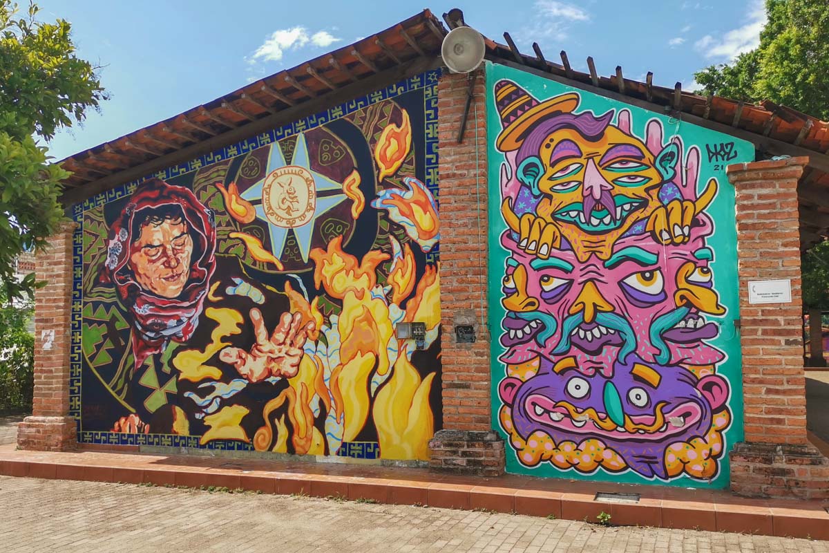 Street art in Plaza del Sol