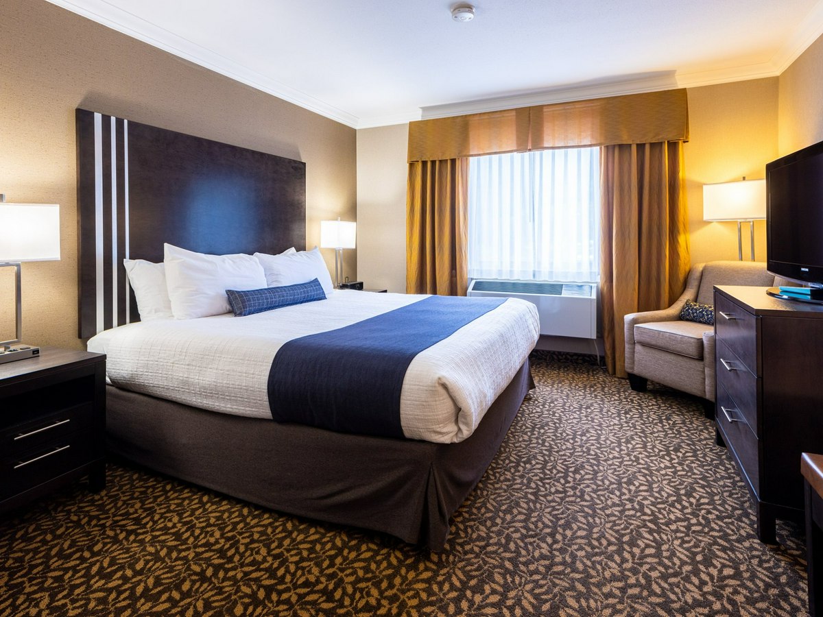 Best Western Plus Fernie Mountain Lodge King suite room