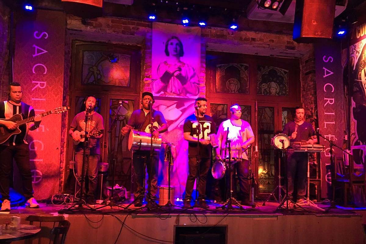 Live music at Café Cultural Sacrilégio