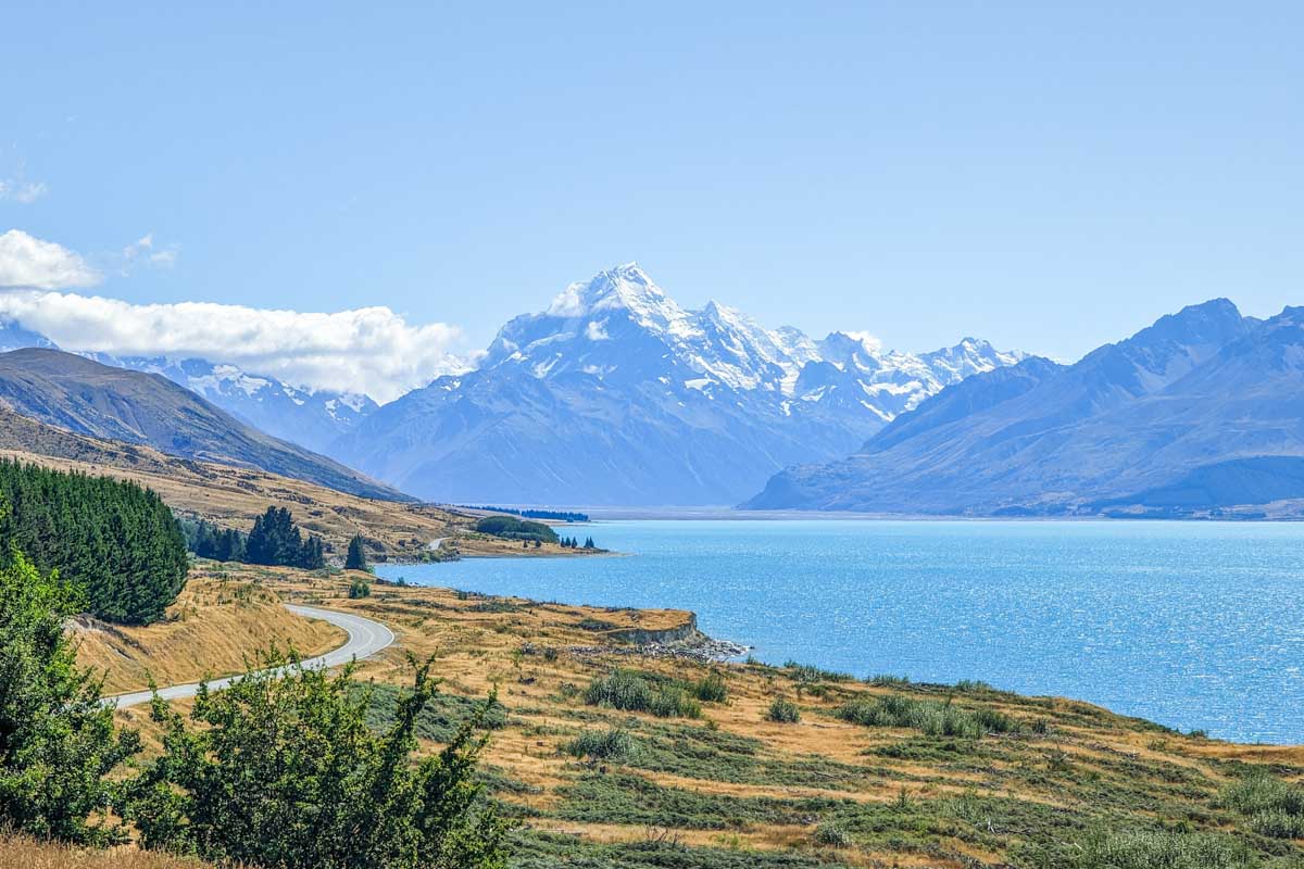 Mount Cook sits in the distance with Lake Pukaki on the side