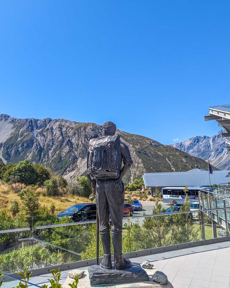 Statue of Sir Edmund Hillary at the Sir Edmund Hillary Alpine Centre in Mount Cook