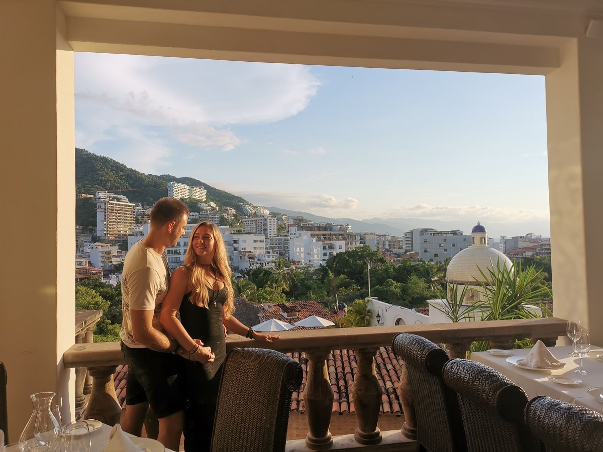couple at the viewpoint at La Iguana restaurant in Puerto Vallarta