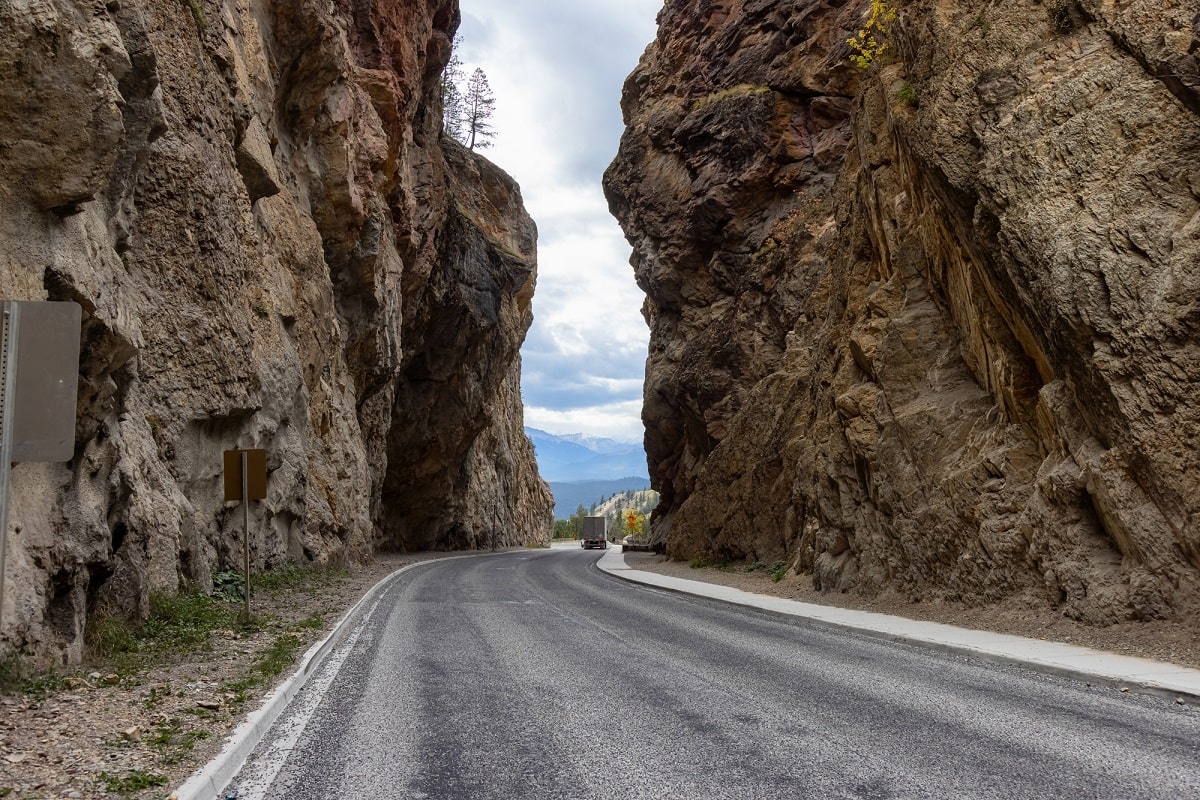 road through Sinclair Canyon