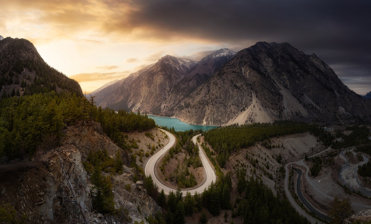 the u-turn viewpoint of Seton Lake