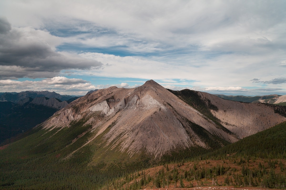mountain view from the Sulphur Skyline Trail