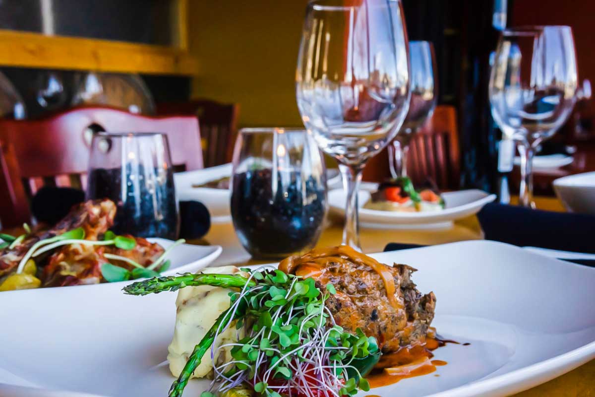 A delicious dinner with wine at Syrahs of Jasper