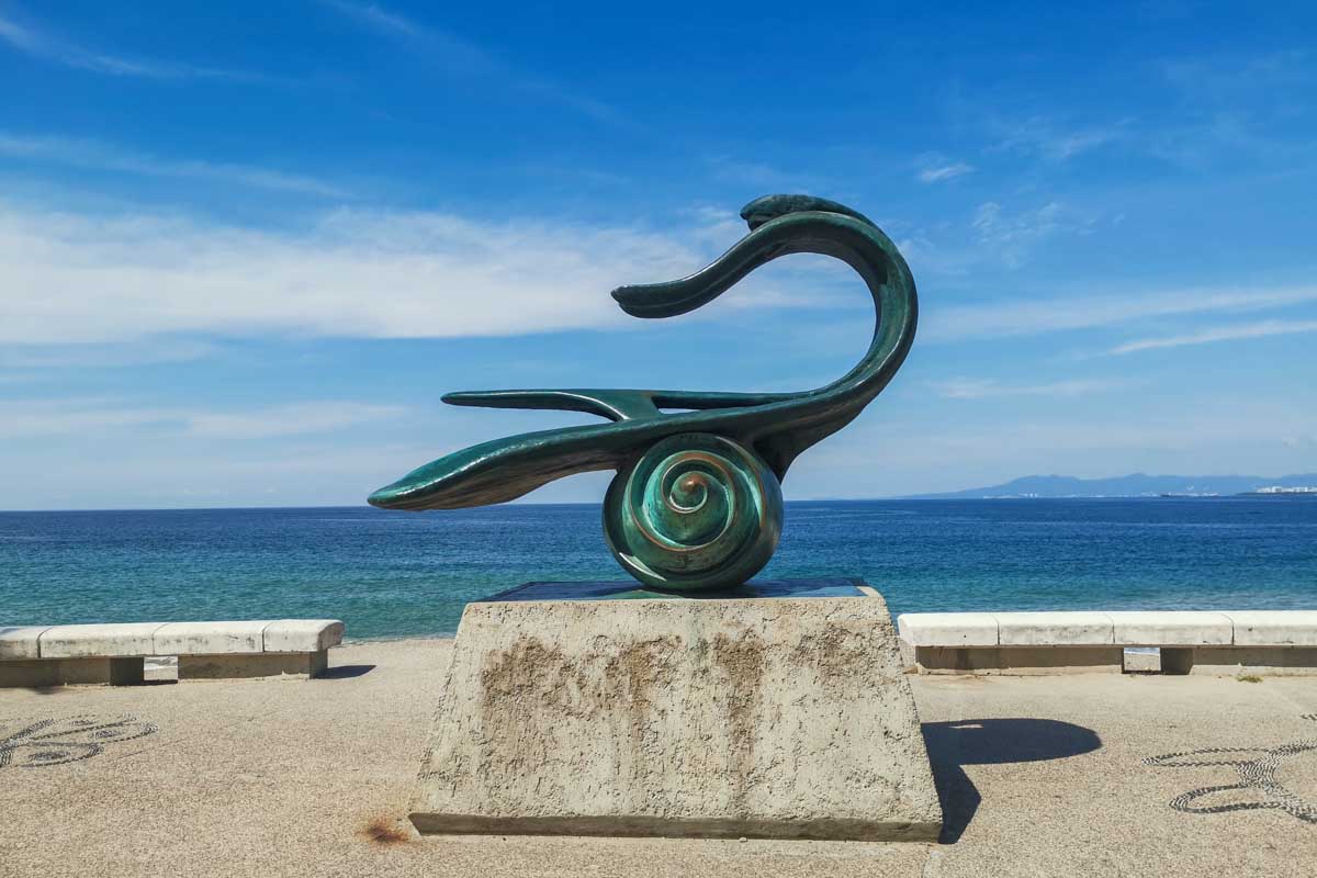 A sculpture on the Malecon