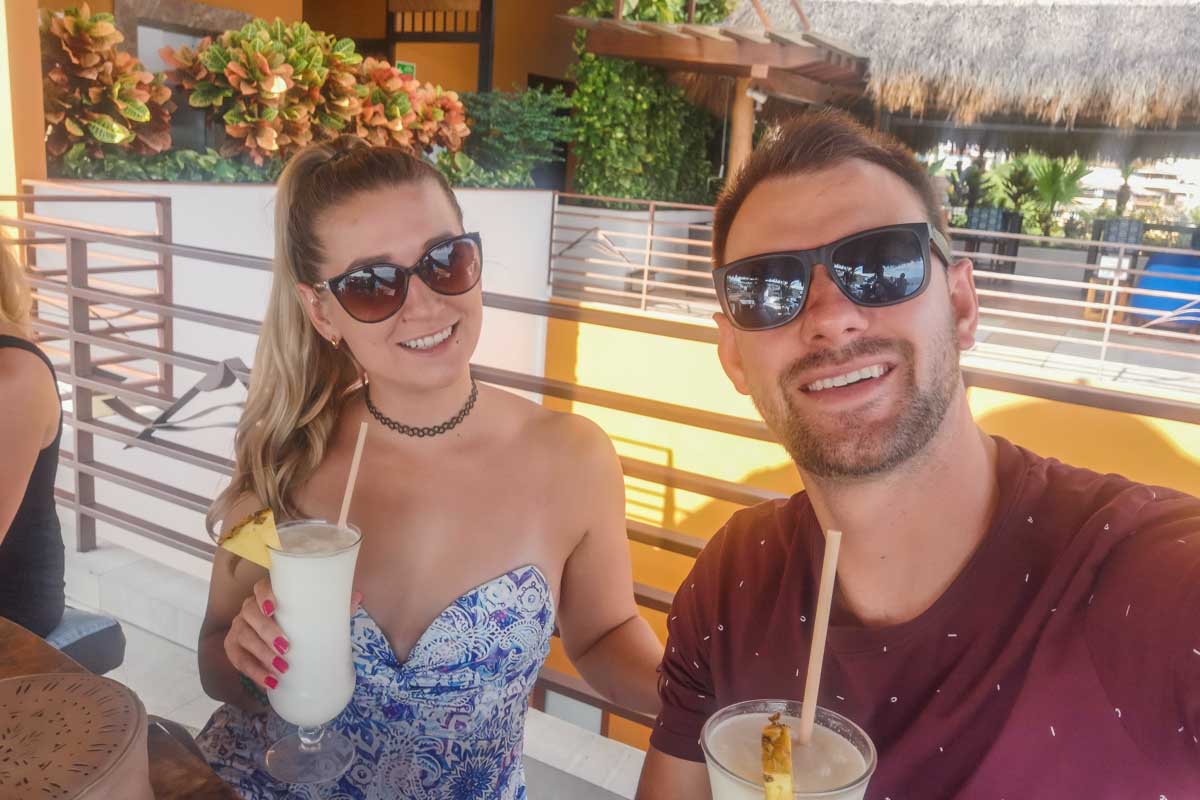 Daniel and Bailey take a selfie at a resort in Cancun