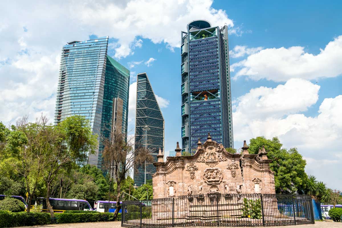 Old and new on Wander Avenida Chapultepec, Guadalajara