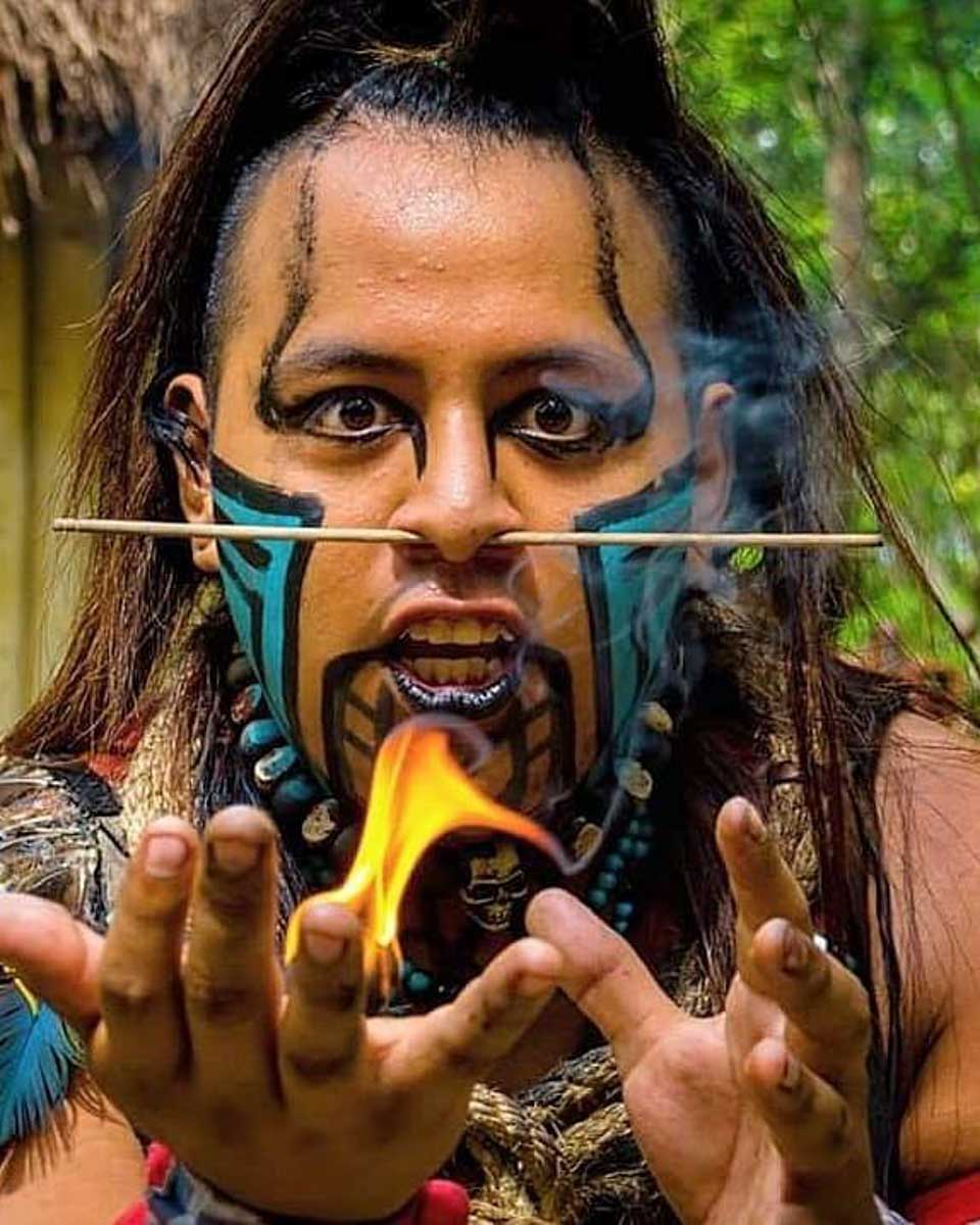 An actor at Pueblo del Maiz