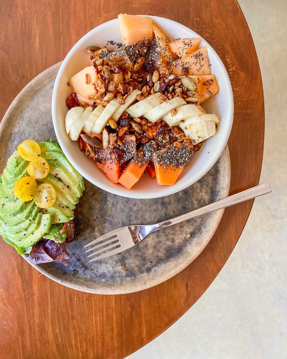 A smoothie bowl at Clandestino Café Holbox