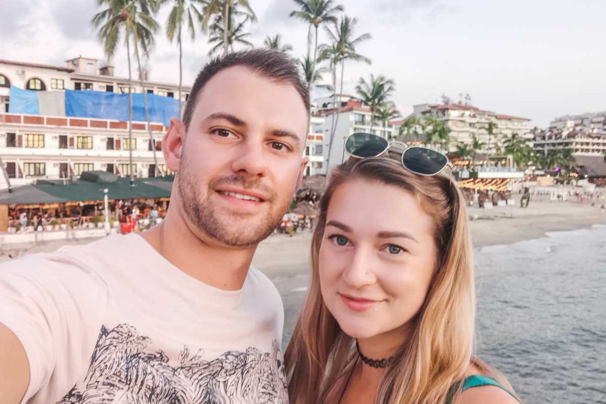 Bailey and Daniel take a selfie in Cancun, Mexico