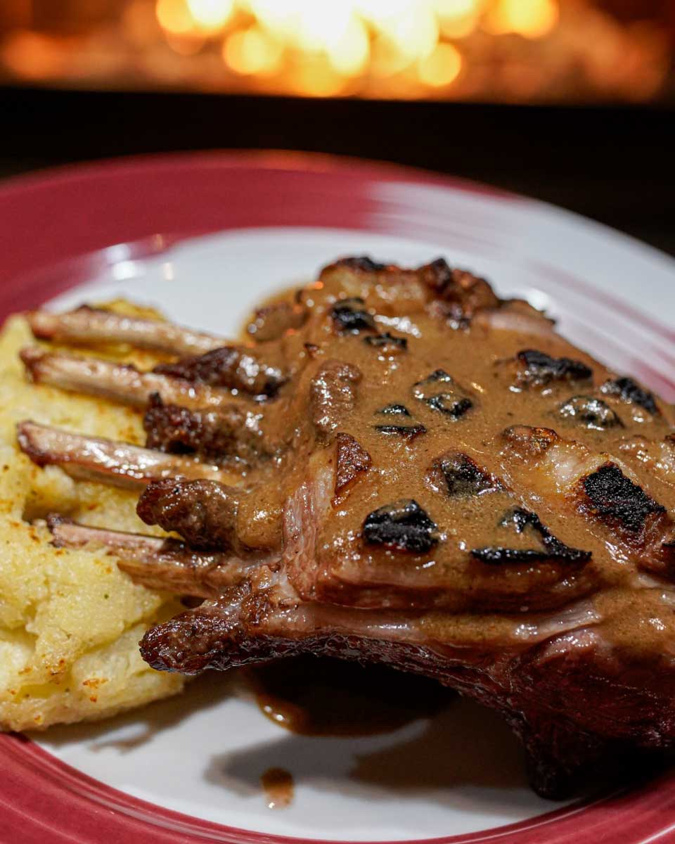 Puerto Madero Cancún lamb dish with mash potatoes 