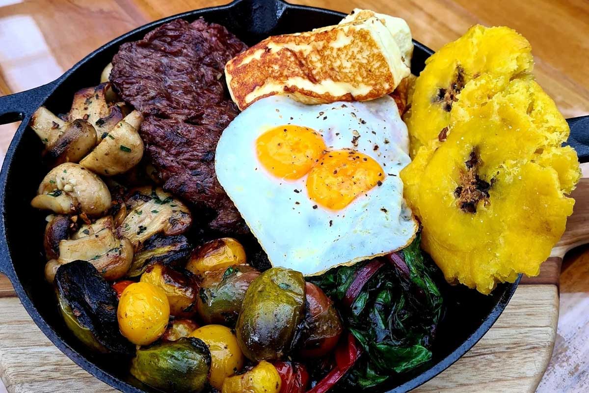 Breakfast at Caoba Farms near Antigua