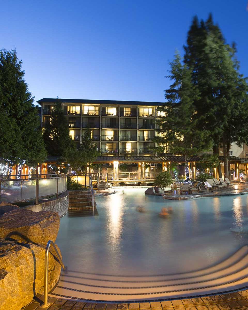 Harrison Hot springs Resort pool and rooms in Canada