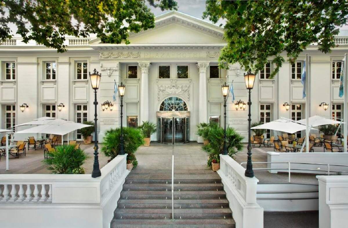 the outside and grand entrance of Park Hyatt Mendoza Hotel