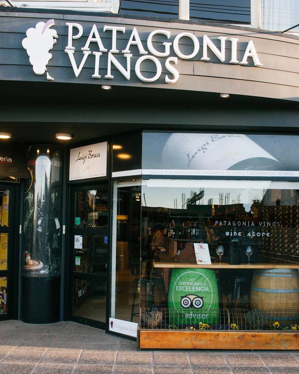 outside view of Patagonia Vinos Wine Store in Bariloche, Argentina