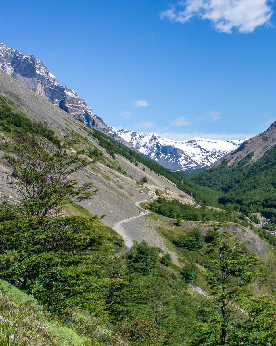 The path through the valley to Mirador Las Torres on a day tour from Puerto Natale's