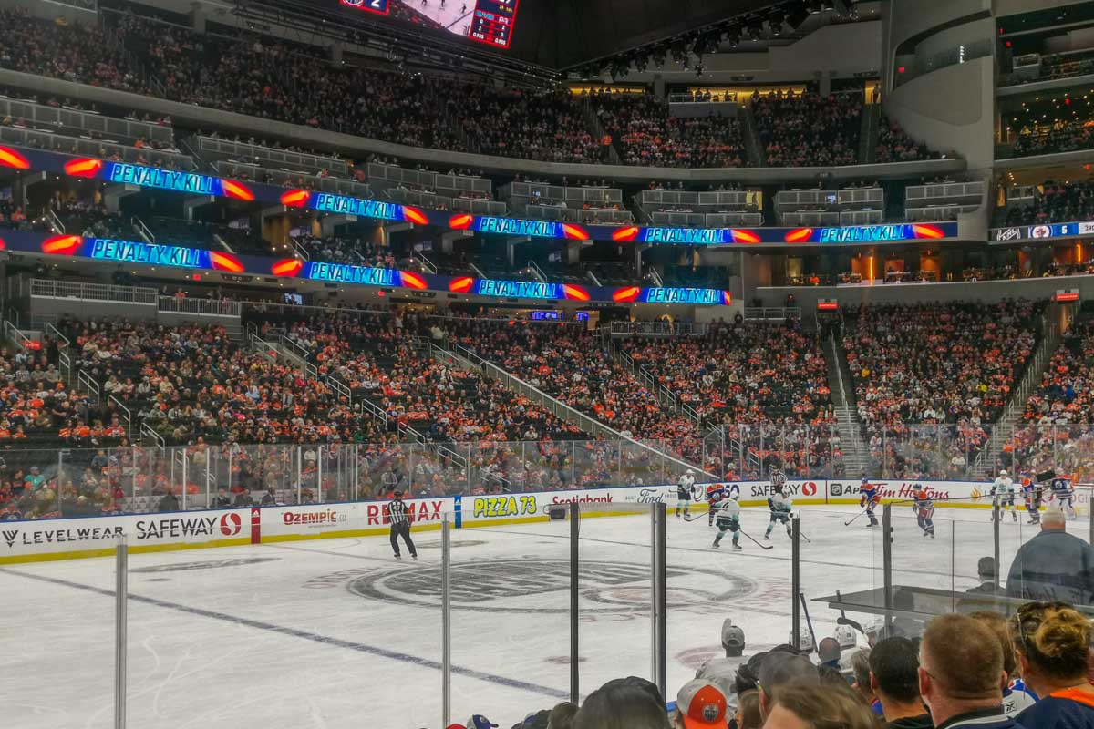 Calgary Flames vs Edmonton Oilers in Calgary