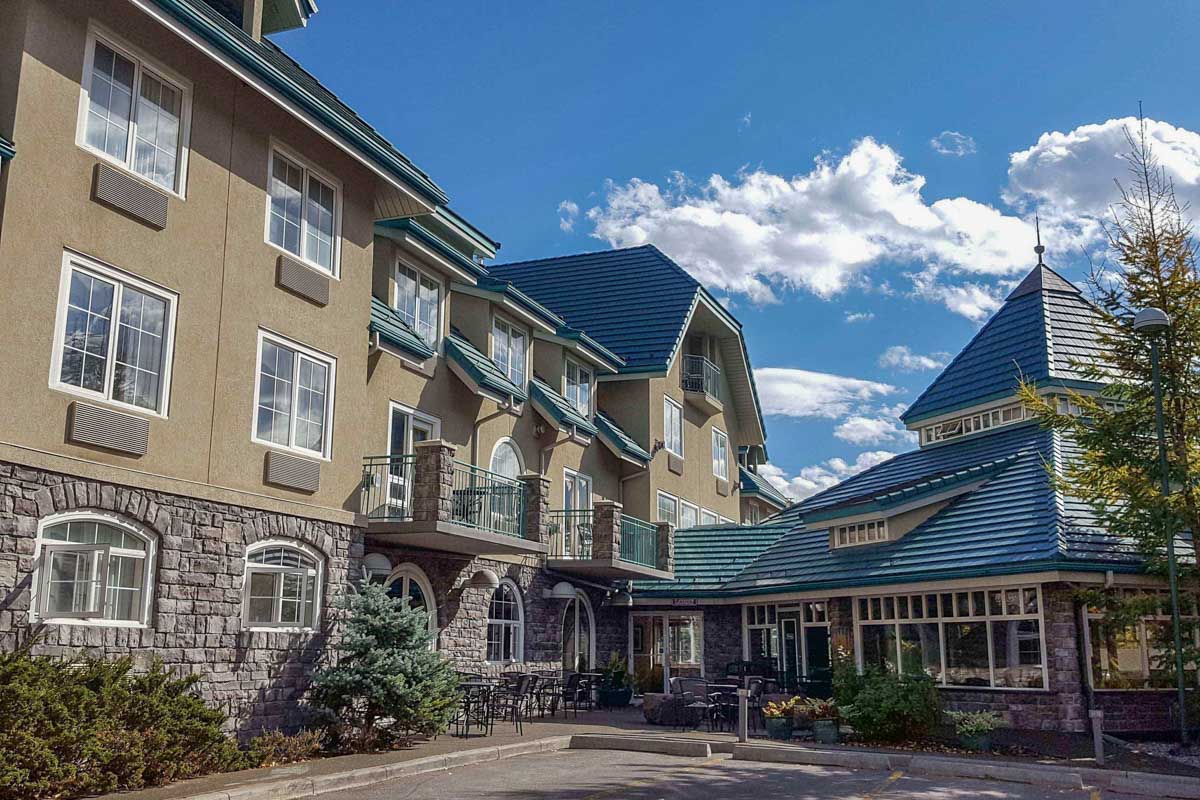 Pocaterra Inn & Waterslide