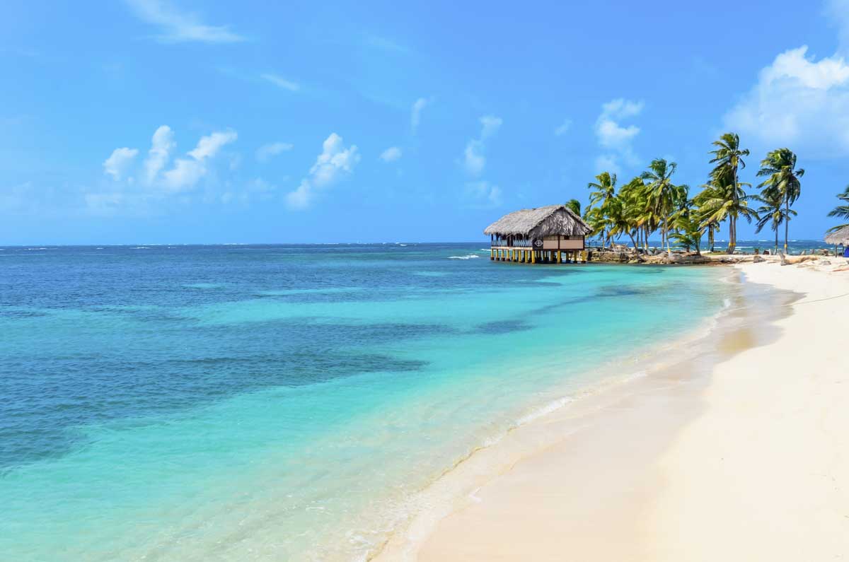 White sand beach, San Blas Islands, Panama