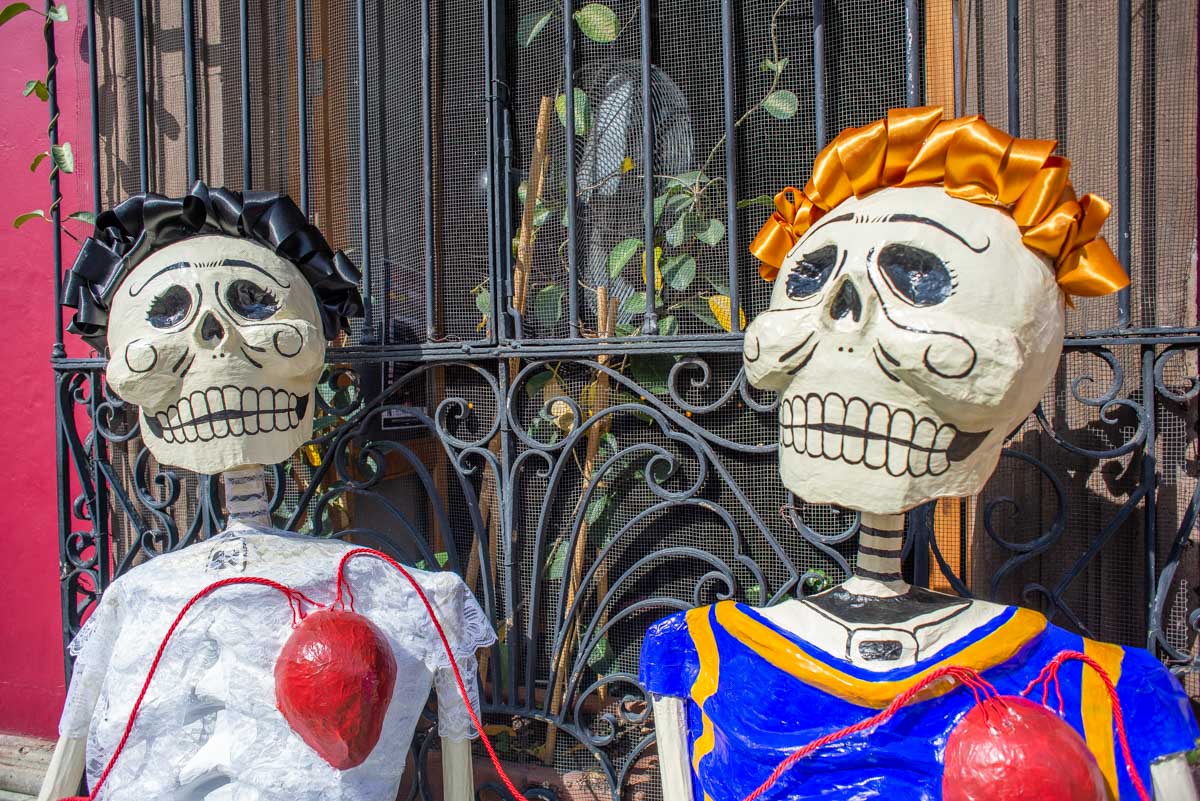Two skeleton staues in Oaxaca, Mexico