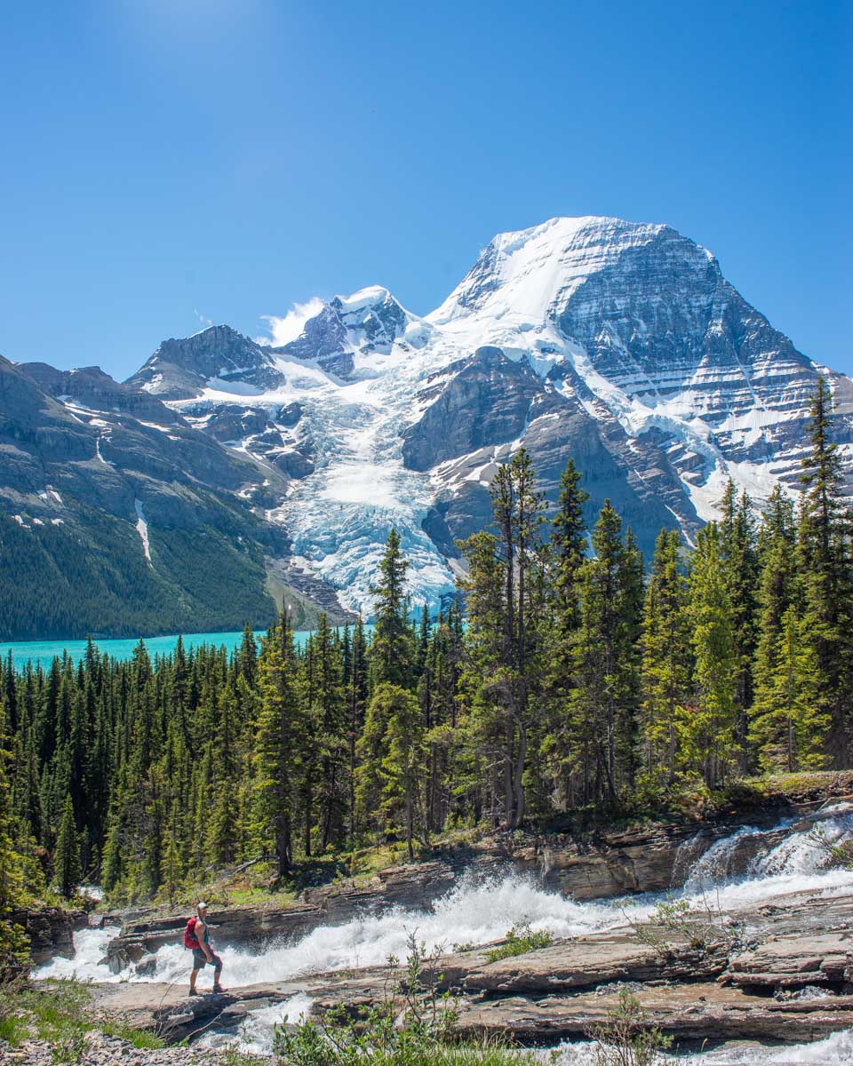 Mount Robson, Berg glacier and Berg Lake in Mount Robson Provincial Park